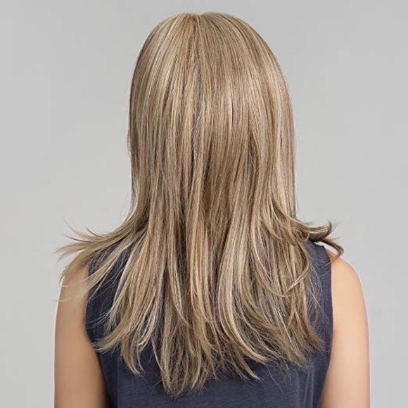 20" Long Natural Wavy Wigs - Picture 3 of 6